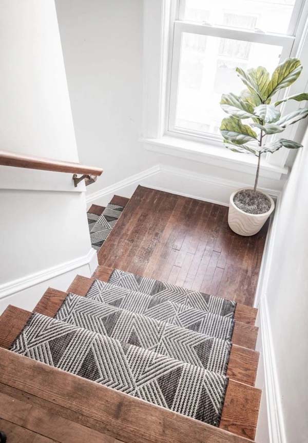 楼梯搭配地毯效果图