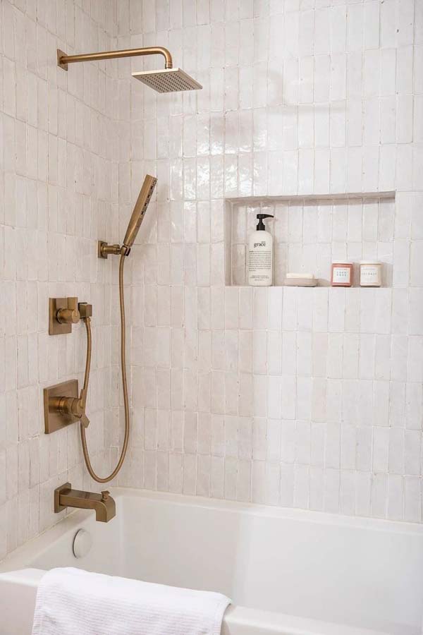卫浴区实用壁龛实景效果图2